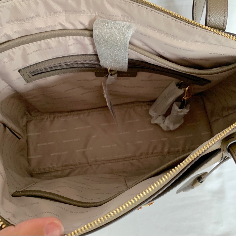 NWT MK genuine leather Maddie tote mushroom - Picture 6 of 8